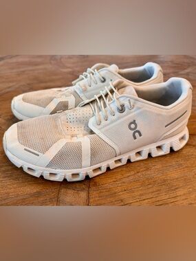 On Cloud Running Shoes for Men - White size 11